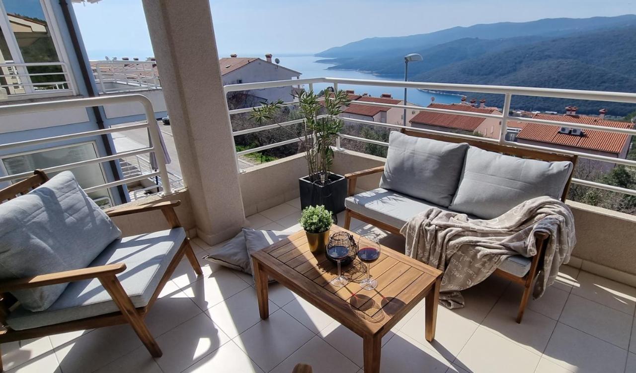 Apartment Cami -Stylish Apartment With A Beautiful Seaview Rabac Exterior foto